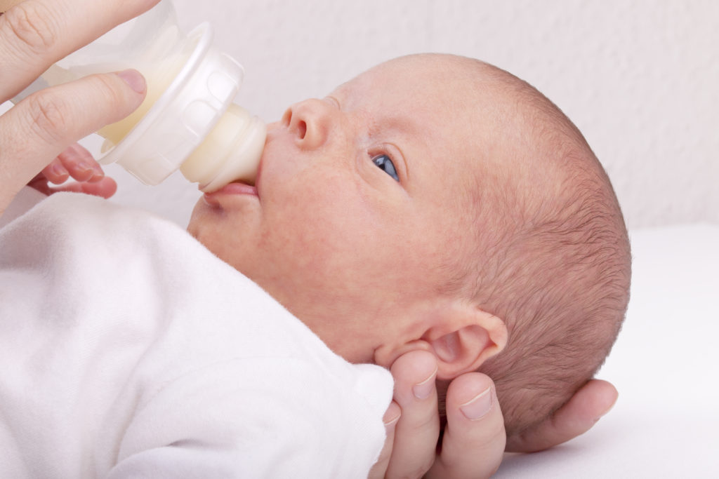 L'alimentation de Bébé (allaitement/biberon)